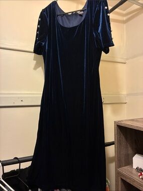 SLNY Navy Velvet Midi Dress with Button-Trim Sleeves